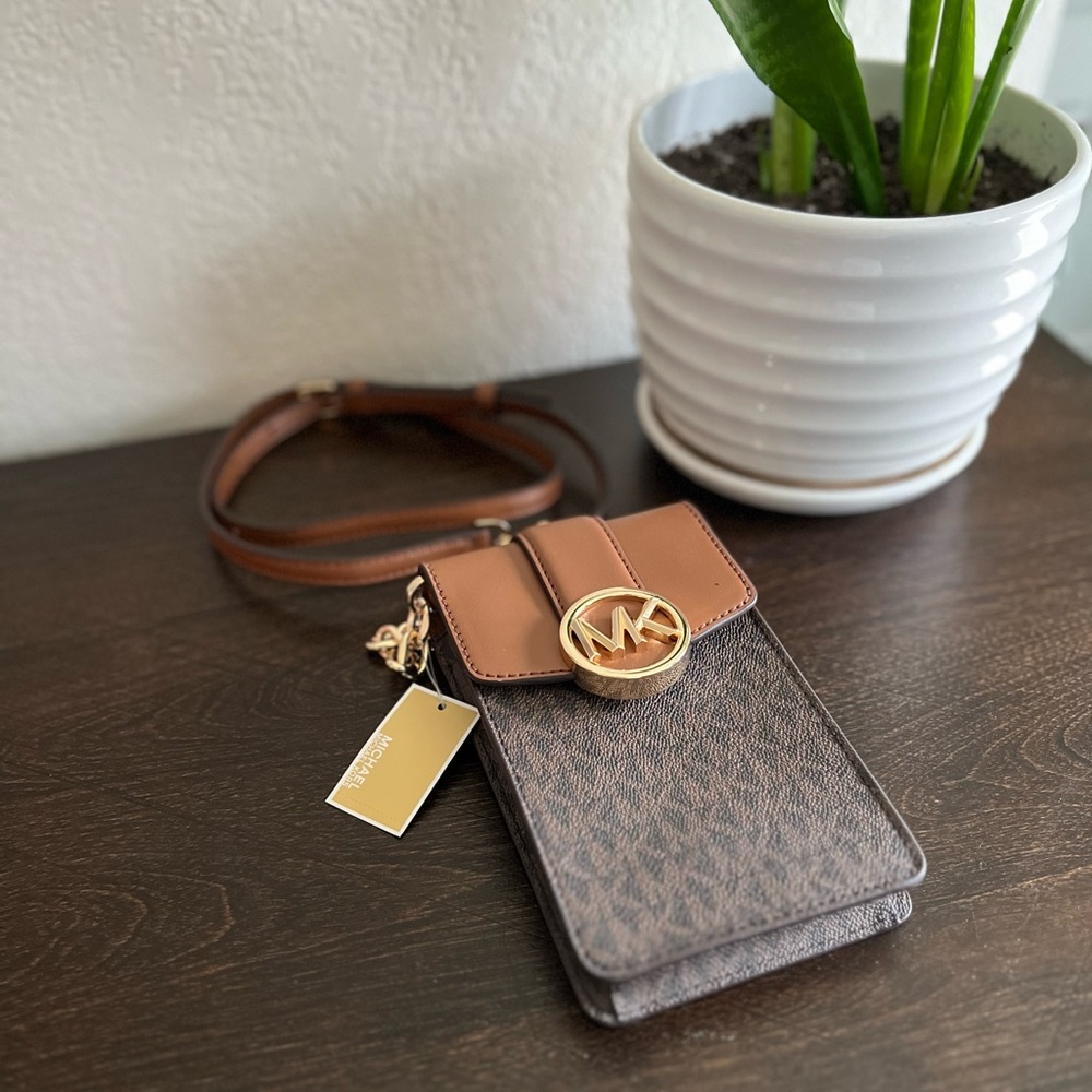 Michael Kors Carmen Crossbody NWT